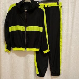 2 piece windbreaker set black/neon yellow size M